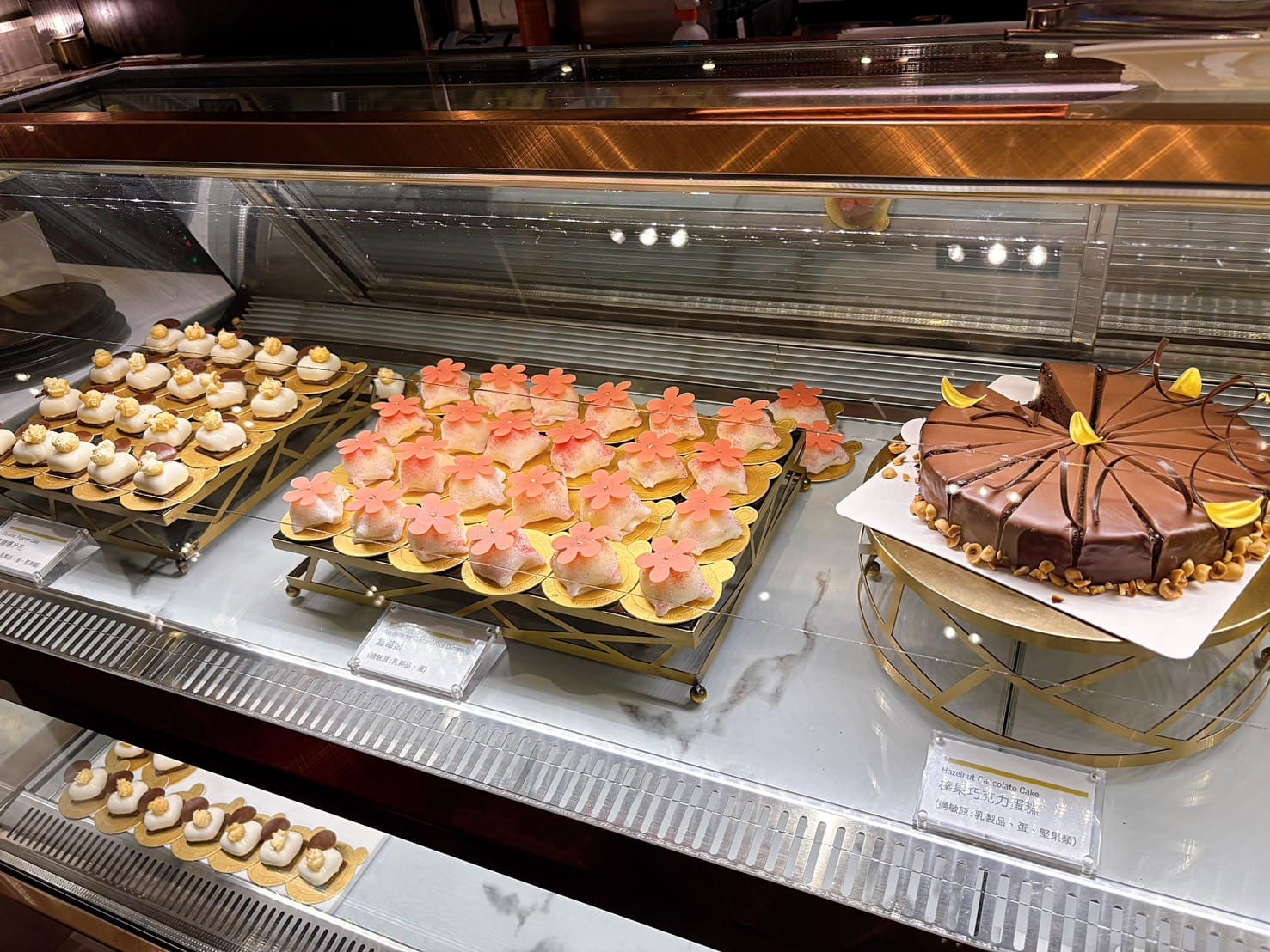 《信義區美食》寒舍艾美探索廚房，改裝升級龍蝦和牛海膽鮑魚蟹腳生干貝吃到飽(訂位 價目表) @神農太太底家