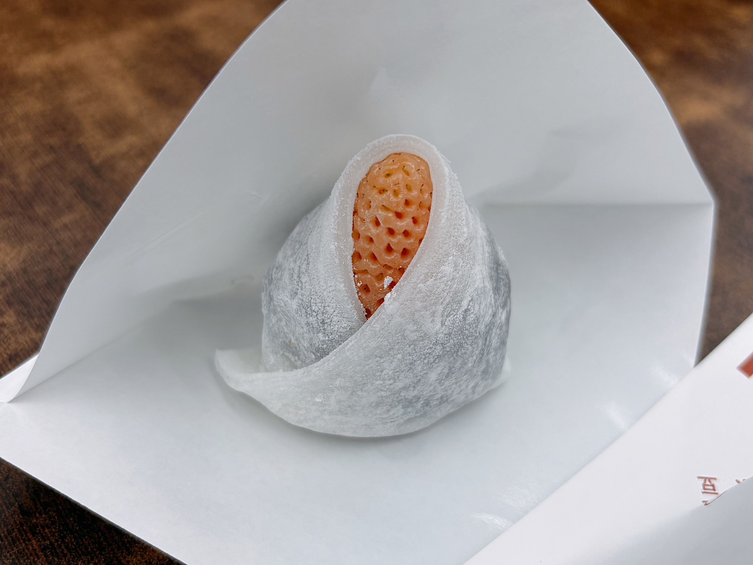 《彰化美食》米弎豆お菓子処 MISATO，彷彿穿上日本嫁衣的絕美草莓大福！來自日本九州(菜單) @神農太太底家