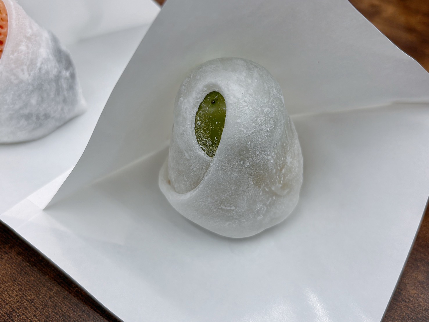 《彰化美食》米弎豆お菓子処 MISATO，彷彿穿上日本嫁衣的絕美草莓大福！來自日本九州(菜單) @神農太太底家