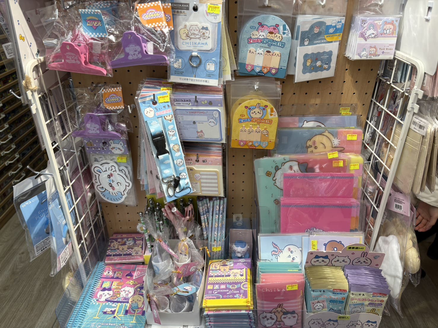 《台北買買》文林文具，滿滿吉伊卡哇三麗鷗TOMICA紙膠帶的好買禮品店 @神農太太底家