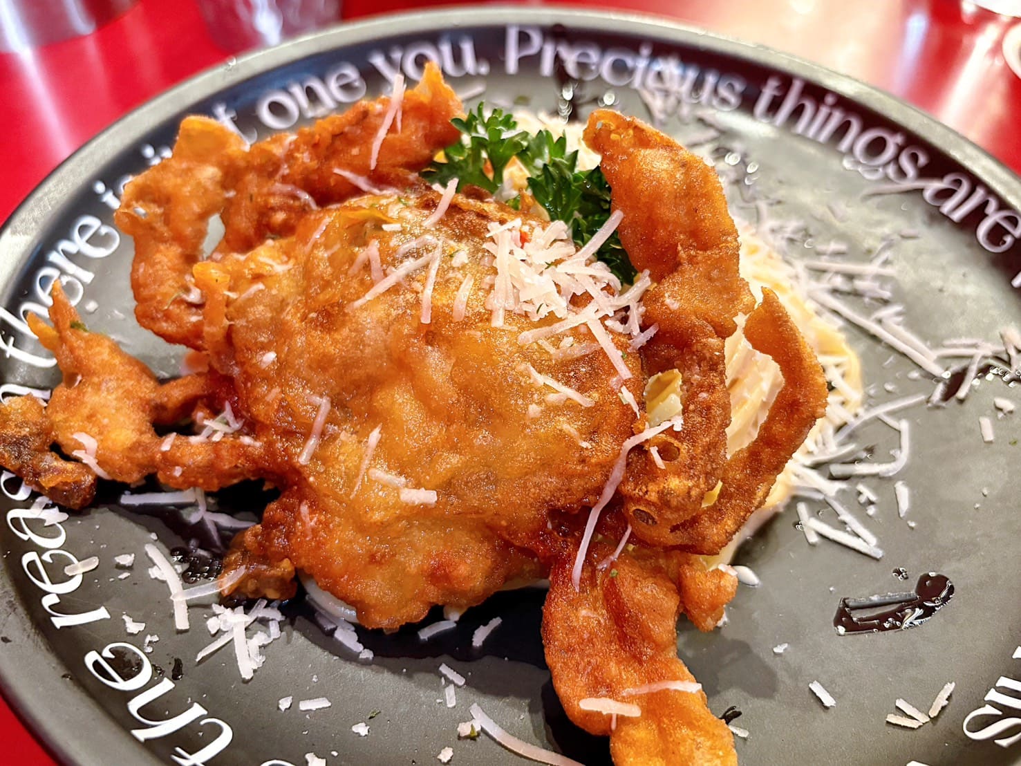 《西門美食》Meat Up 覓晌，KINGJUN 限量聯名大湖草莓可愛浮誇甜點(菜單) @神農太太底家