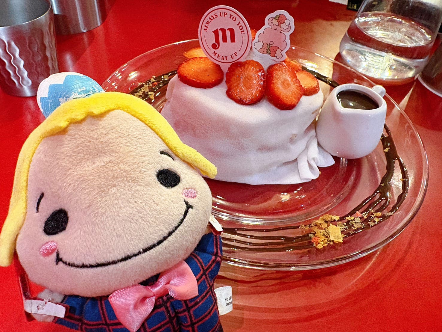 《西門美食》Meat Up 覓晌，KINGJUN 限量聯名大湖草莓可愛浮誇甜點(菜單) @神農太太底家