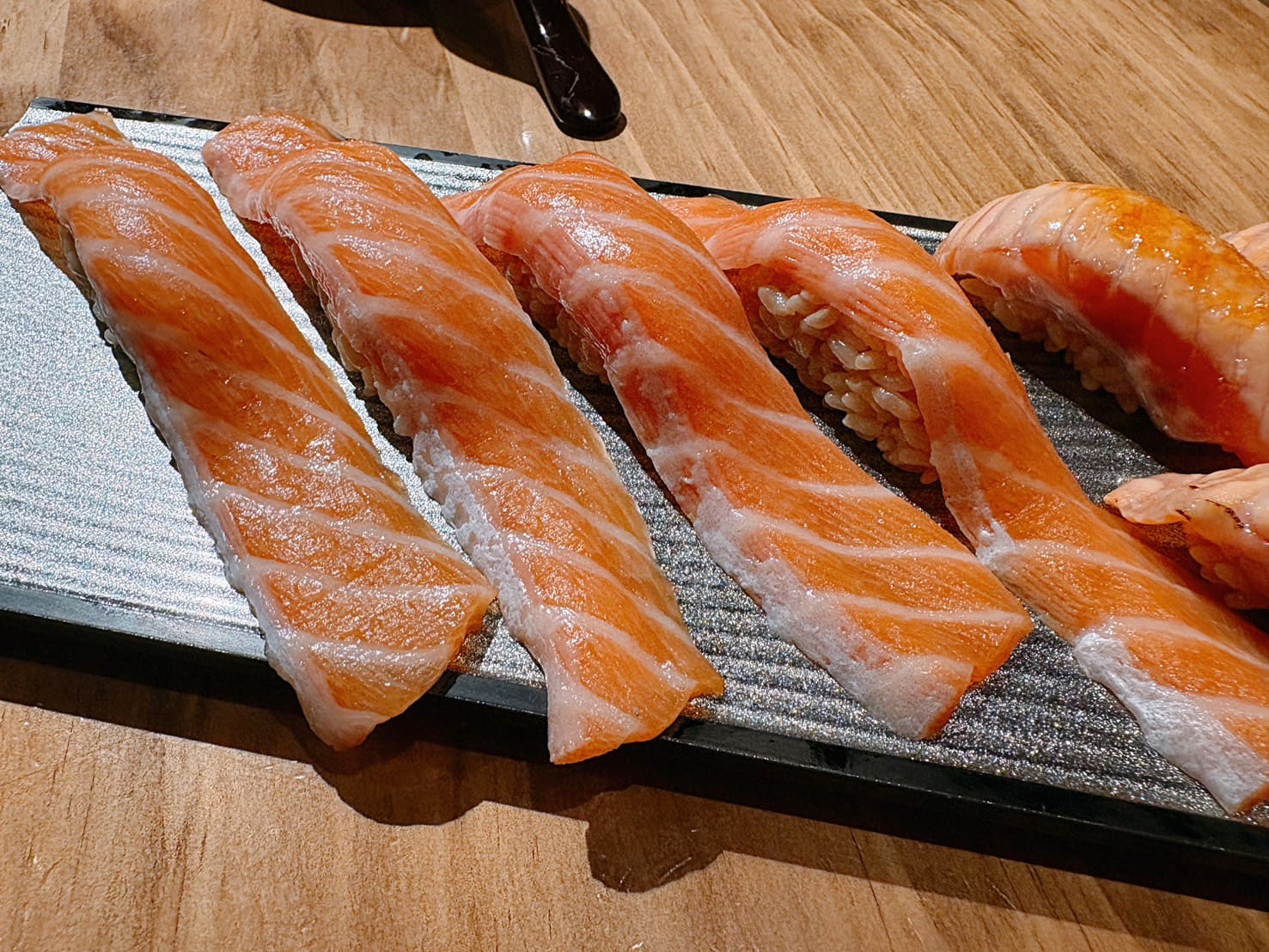 《市府站美食》すしの魚君 統一時代台北店,週三鮭魚半價超划算(菜單) @神農太太底家 《市府站美食》すしの魚君 統一時代台北店,週三鮭魚半價超划算(菜單) @神農太太底家