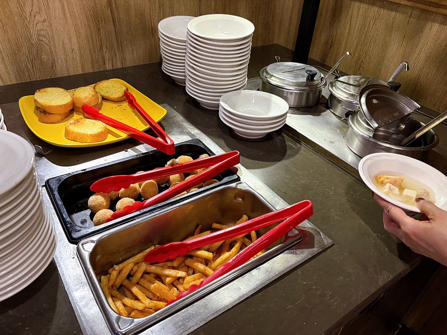 《忠孝復興美食》龐德羅莎復興微風店，高CP值老字號自助吧吃到飽新分店(菜單) @神農太太底家