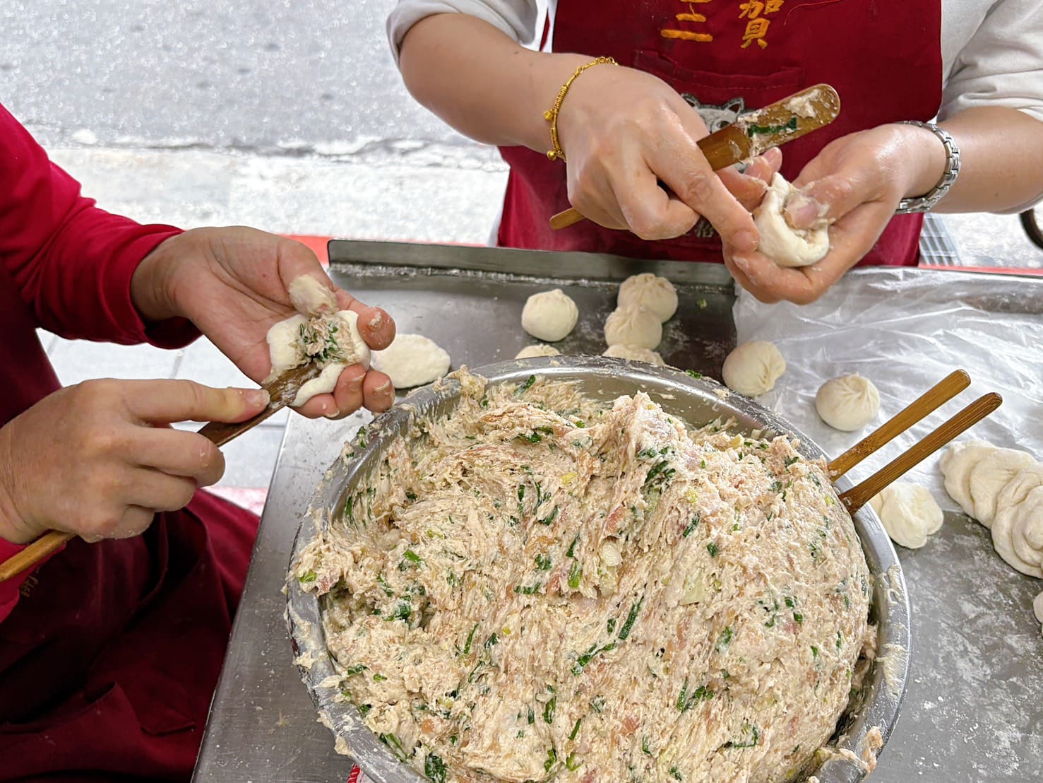 《士林美食》三賀小籠包，一籠只要100元，皮Q好吃還有湯汁(菜單) @神農太太底家