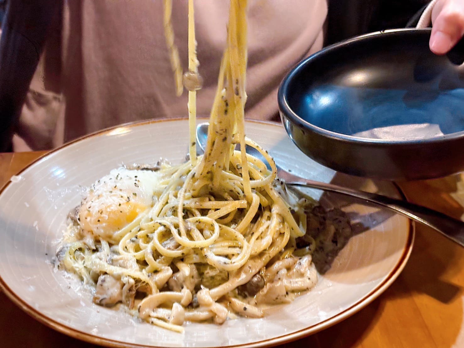 《信義安和美食》LAY BACK，巷弄低調美味漢堡，義大利麵更是必點(菜單) @神農太太底家