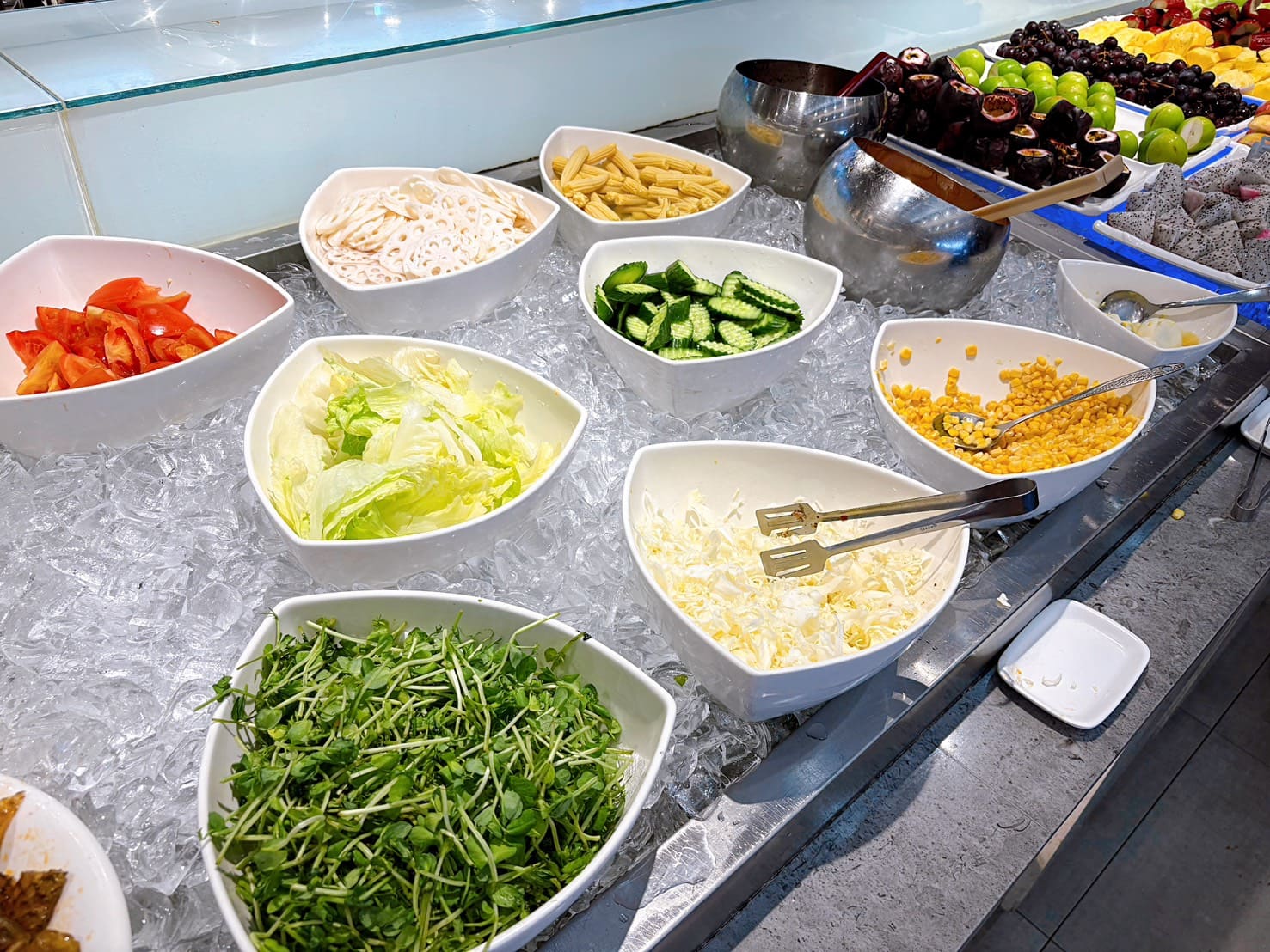 《蘆洲美食》貴族世家蘆洲長榮店，430元起排餐+水果熱食小菜百樣食材吃到飽(菜單) @神農太太底家