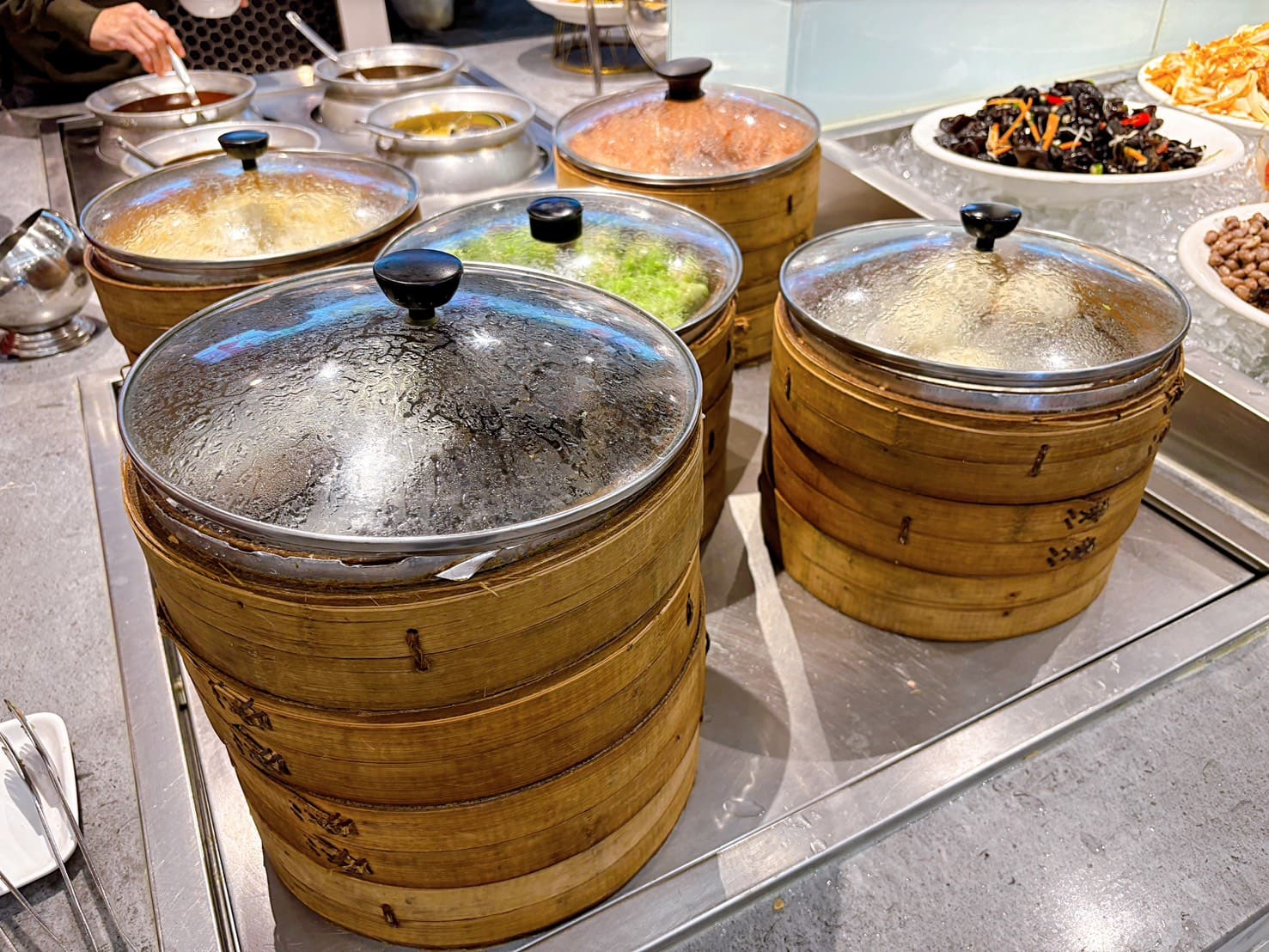 《蘆洲美食》貴族世家蘆洲長榮店，430元起排餐+水果熱食小菜百樣食材吃到飽(菜單) @神農太太底家