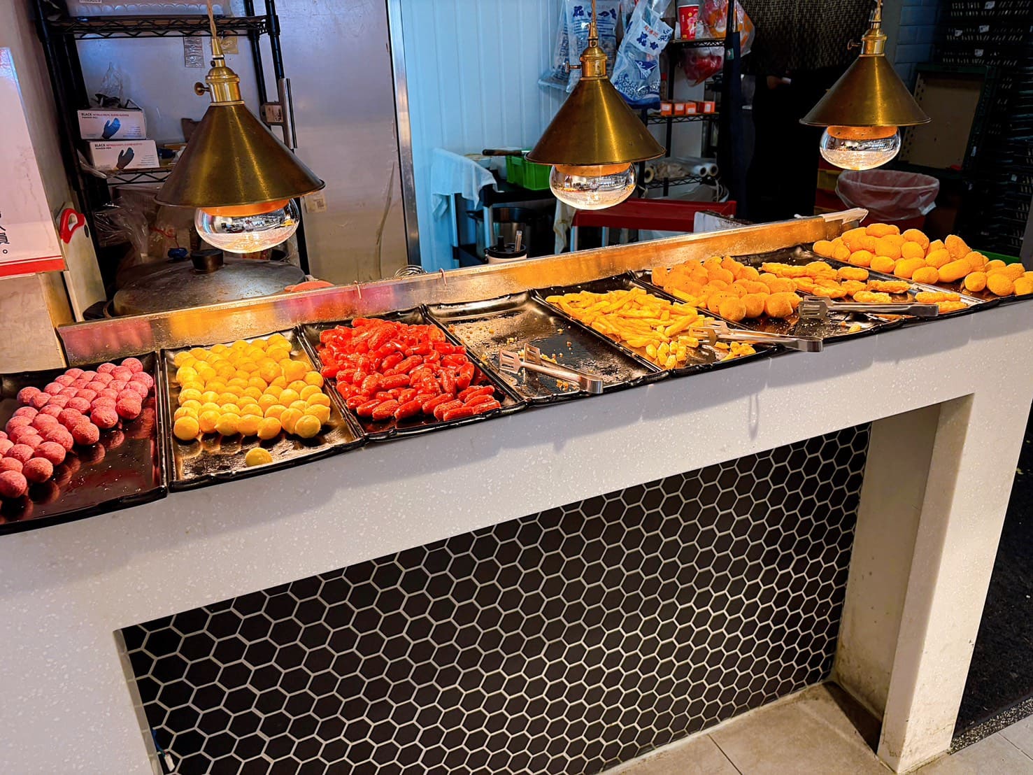 《蘆洲美食》貴族世家蘆洲長榮店，430元起排餐+水果熱食小菜百樣食材吃到飽(菜單) @神農太太底家