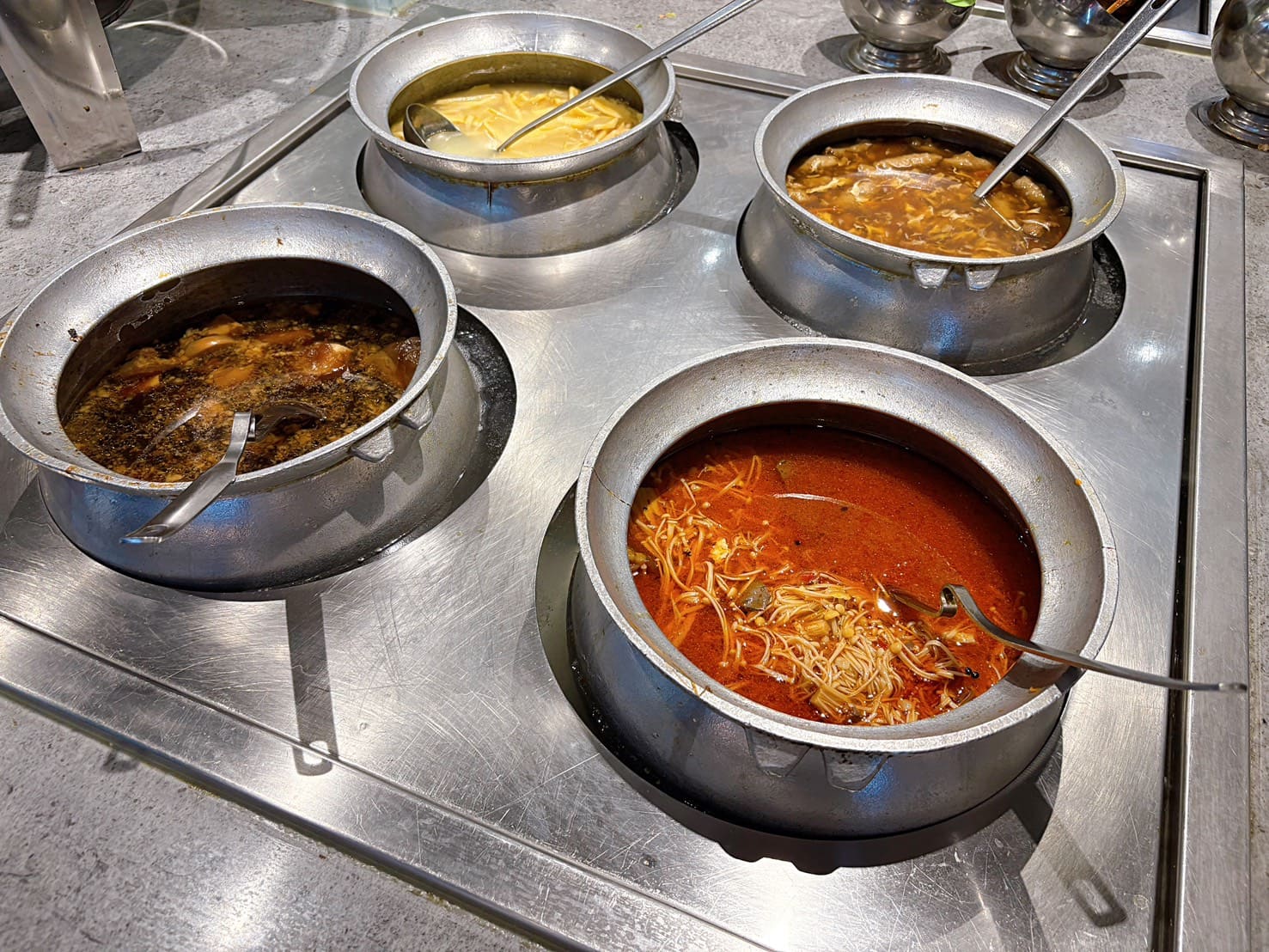 《蘆洲美食》貴族世家蘆洲長榮店，430元起排餐+水果熱食小菜百樣食材吃到飽(菜單) @神農太太底家