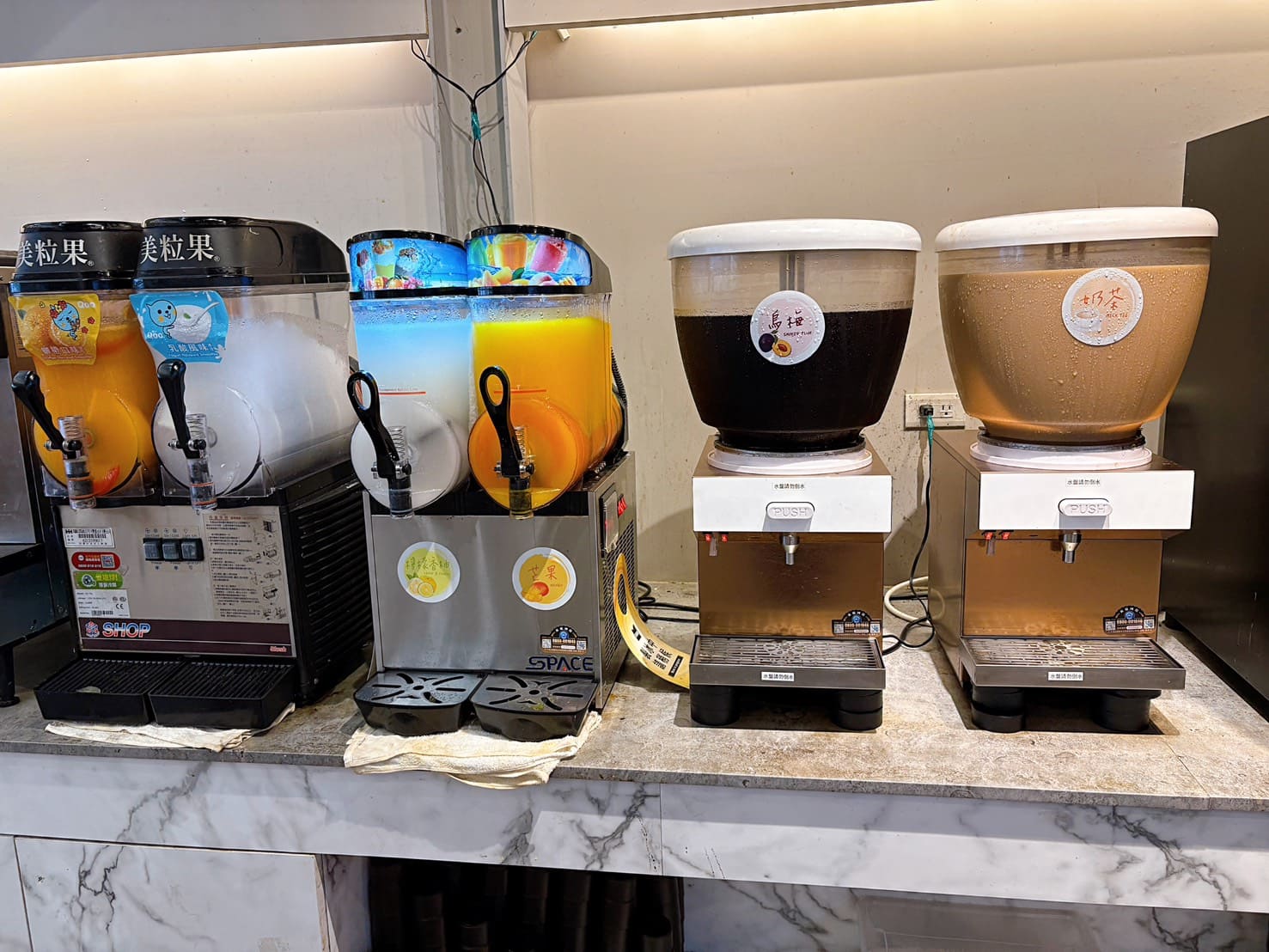 《蘆洲美食》貴族世家蘆洲長榮店，430元起排餐+水果熱食小菜百樣食材吃到飽(菜單) @神農太太底家