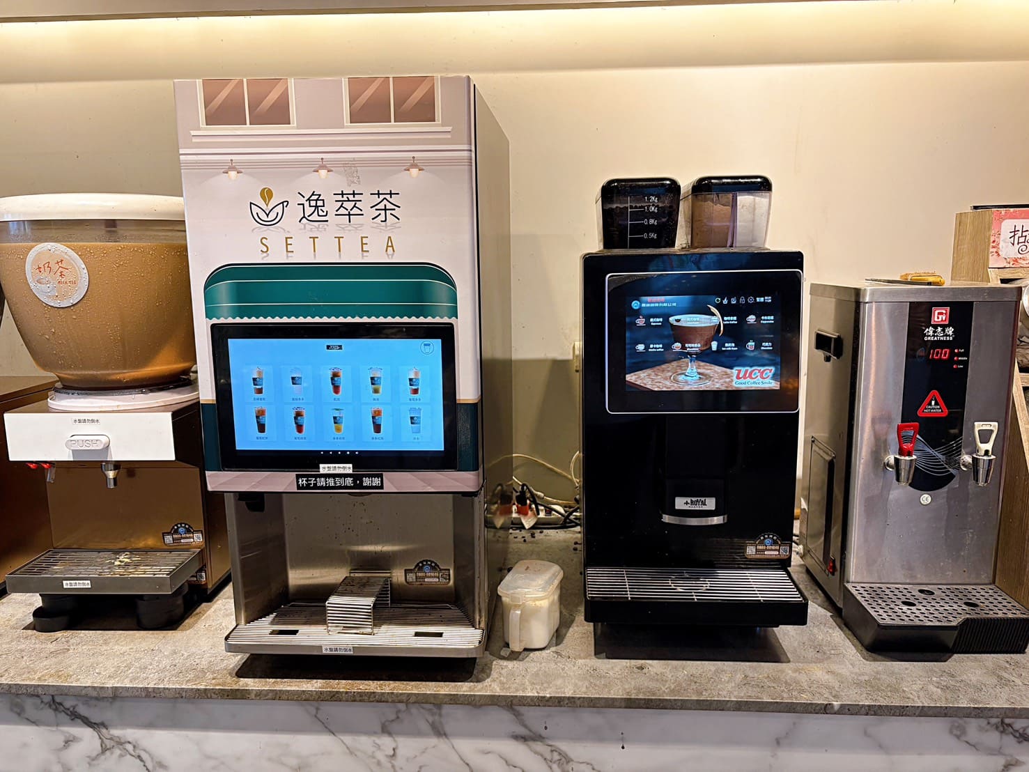 《蘆洲美食》貴族世家蘆洲長榮店，430元起排餐+水果熱食小菜百樣食材吃到飽(菜單) @神農太太底家