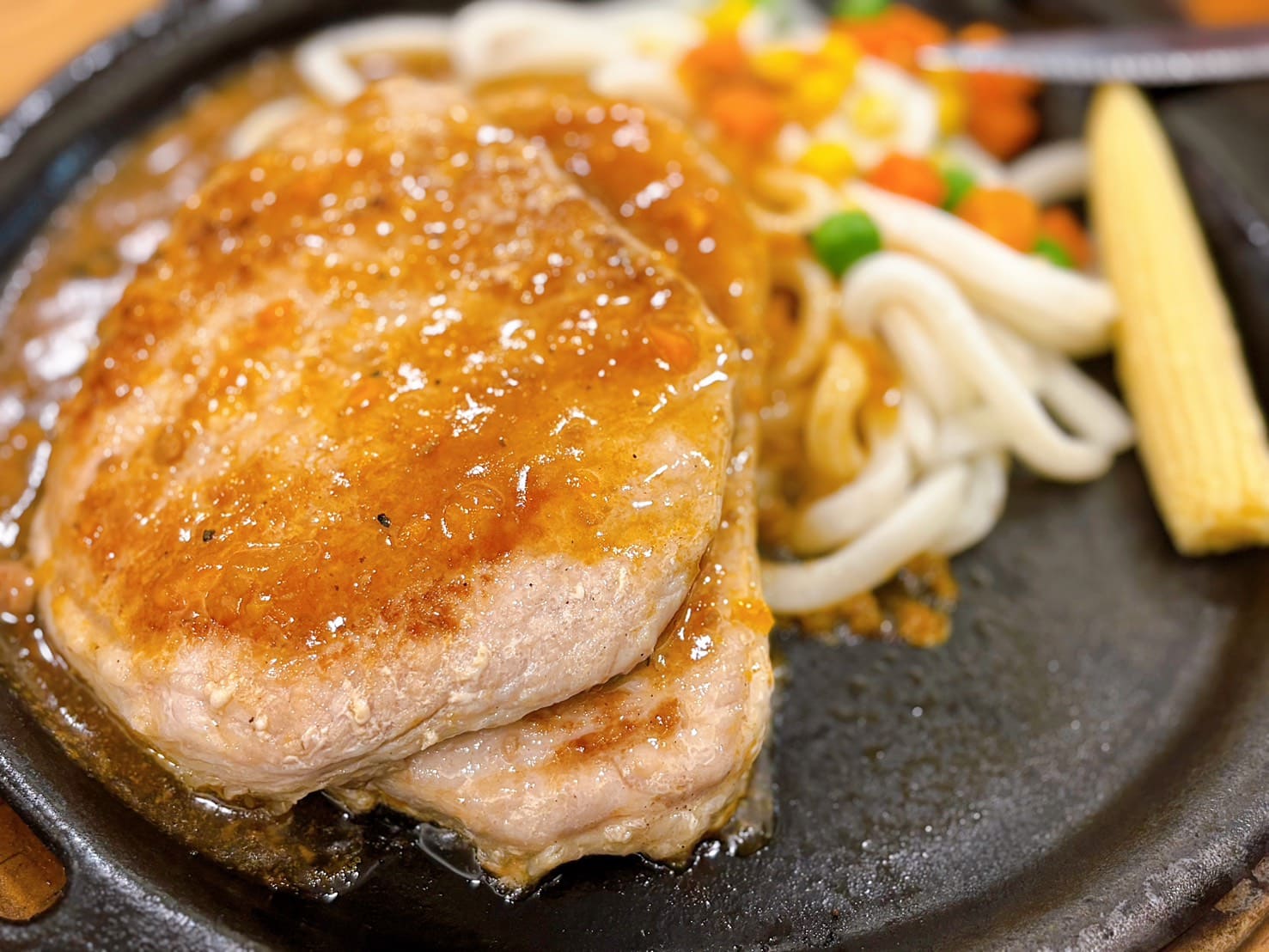 《蘆洲美食》貴族世家蘆洲長榮店，430元起排餐+水果熱食小菜百樣食材吃到飽(菜單) @神農太太底家