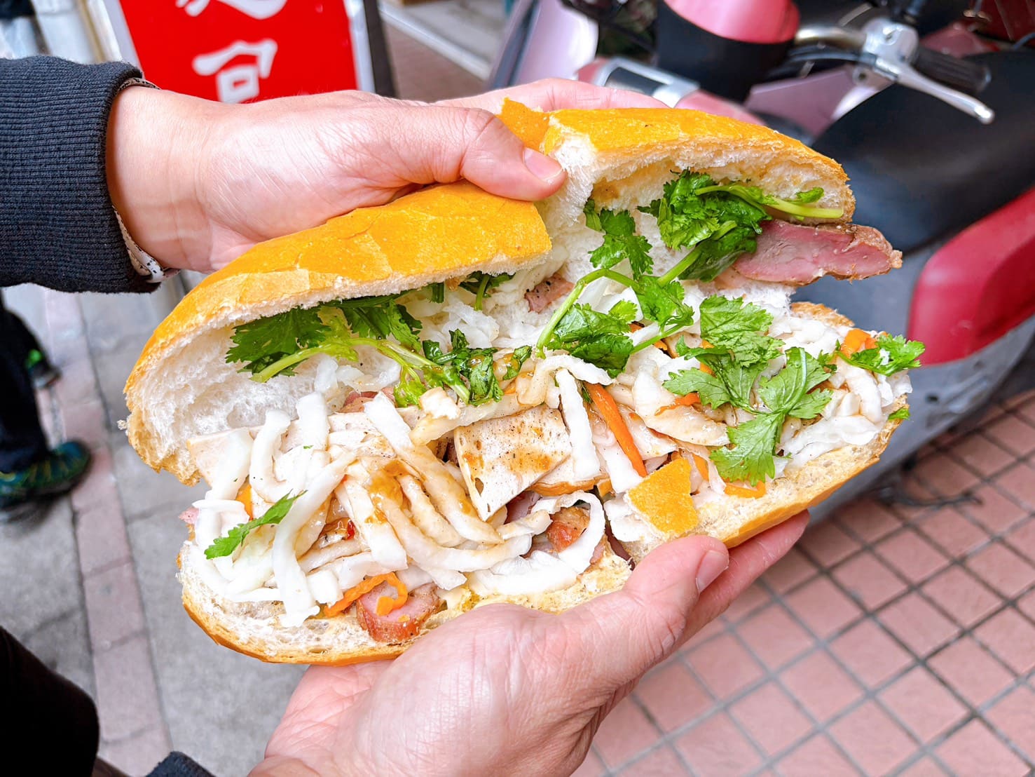 《士林美食》越富越南法國麵包，台北最強麵包酥脆，詹姆士也推薦(菜單) @神農太太底家