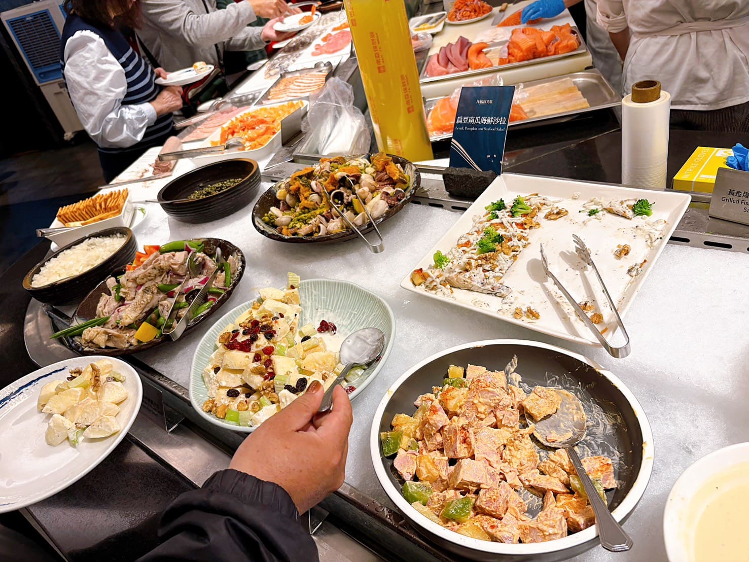 《士林美食》漢來海港台北天母SOGO店，海鮮生蠔牛排高CP值吃到飽(訂位 價目表) @神農太太底家