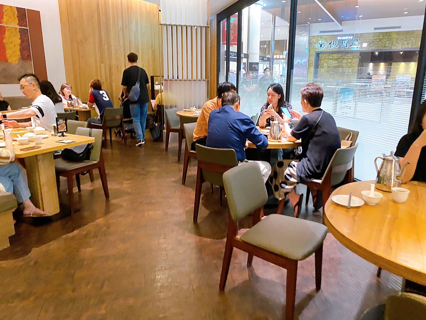 《林口美食》四川吳抄手林口店，三井OUTLET內米其林必比登推薦老店(菜單) @神農太太底家