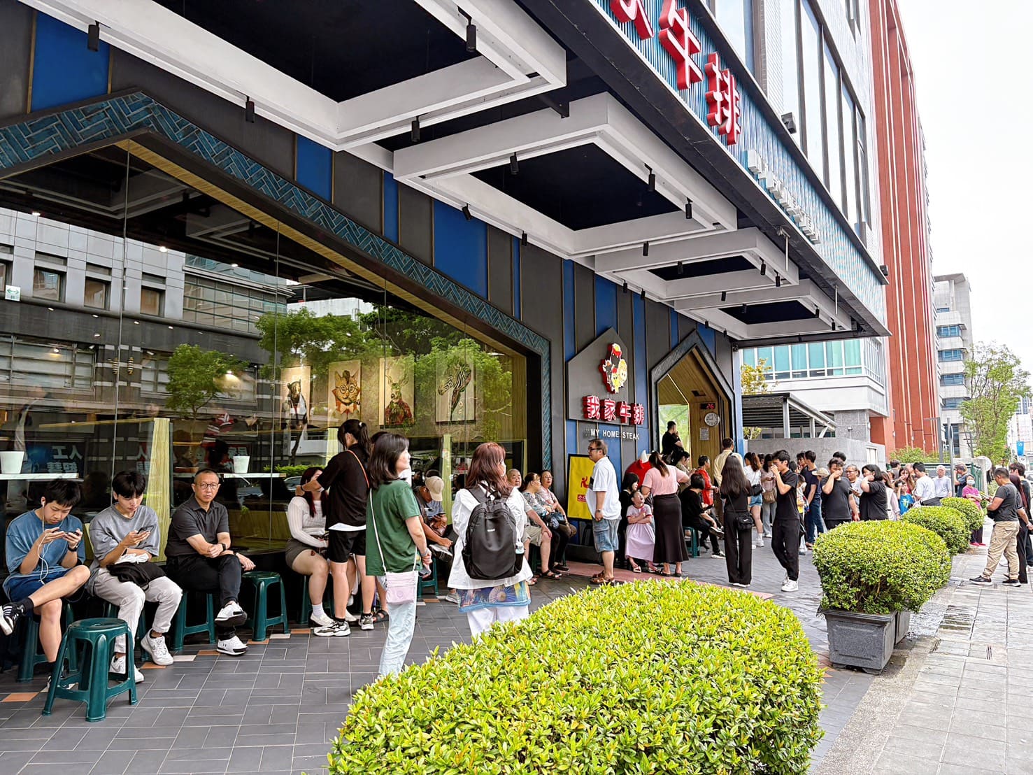 《中和美食》我家牛排中和旗艦店，高CP值上百道自助吧吃到飽(菜單) @神農太太底家