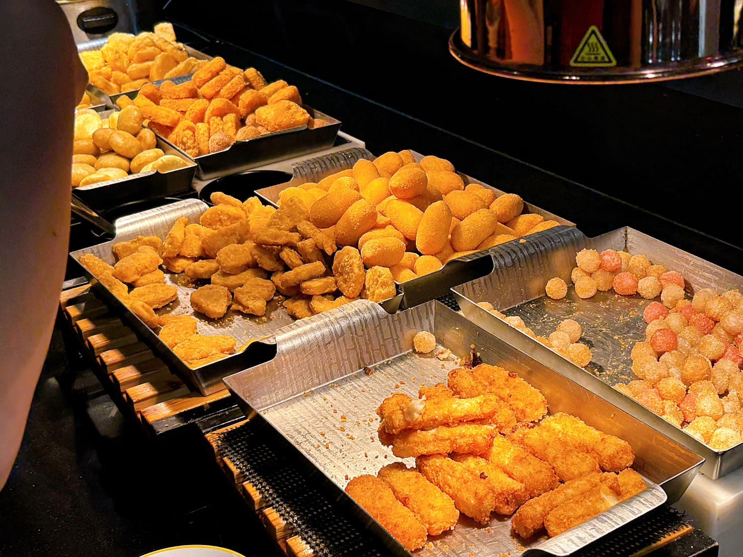 《中和美食》我家牛排中和旗艦店，高CP值上百道自助吧吃到飽(菜單) @神農太太底家