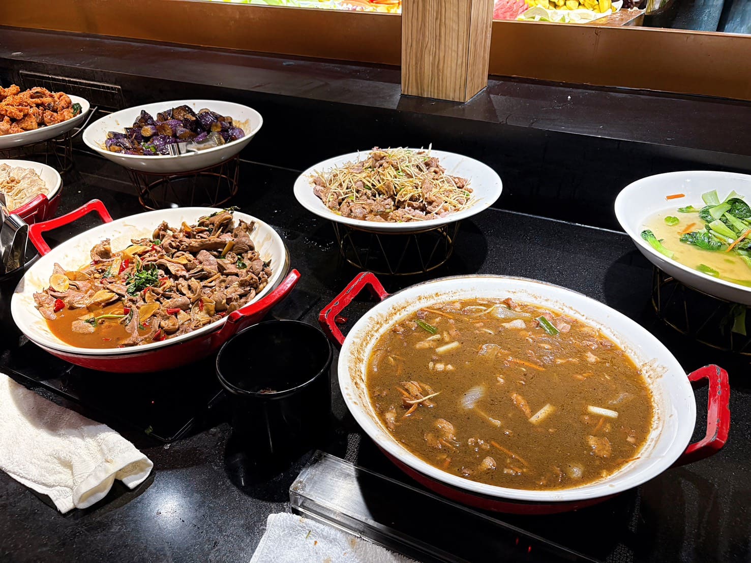 《中和美食》我家牛排中和旗艦店，高CP值上百道自助吧吃到飽(菜單) @神農太太底家