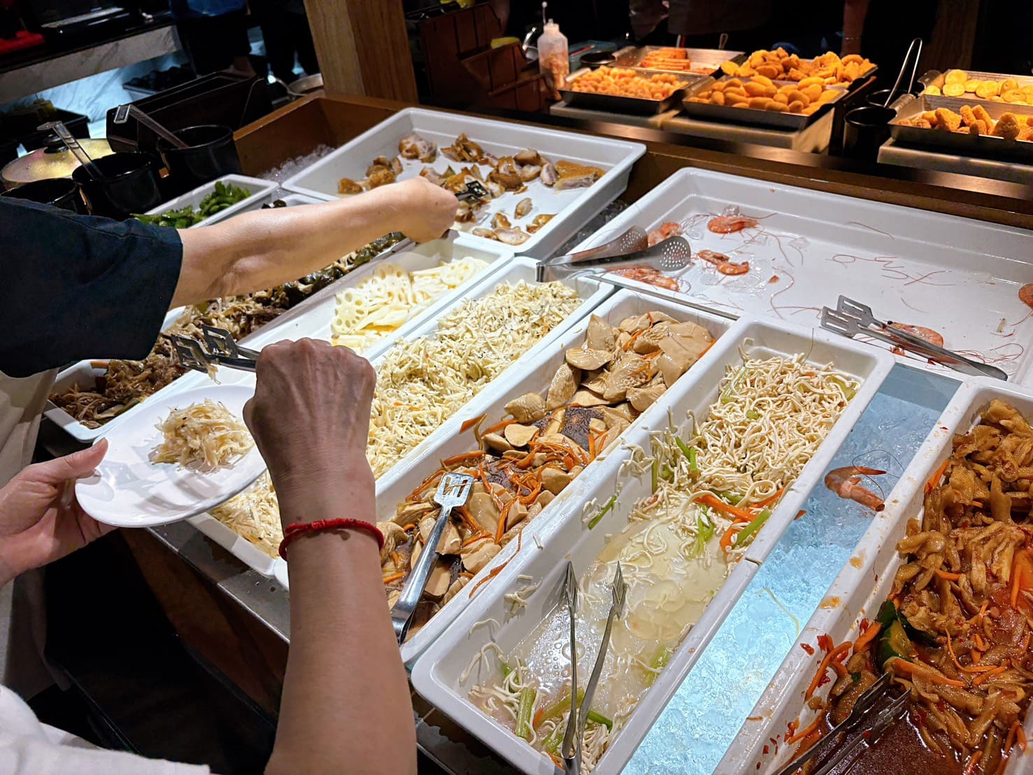 《中和美食》我家牛排中和旗艦店，高CP值上百道自助吧吃到飽(菜單) @神農太太底家