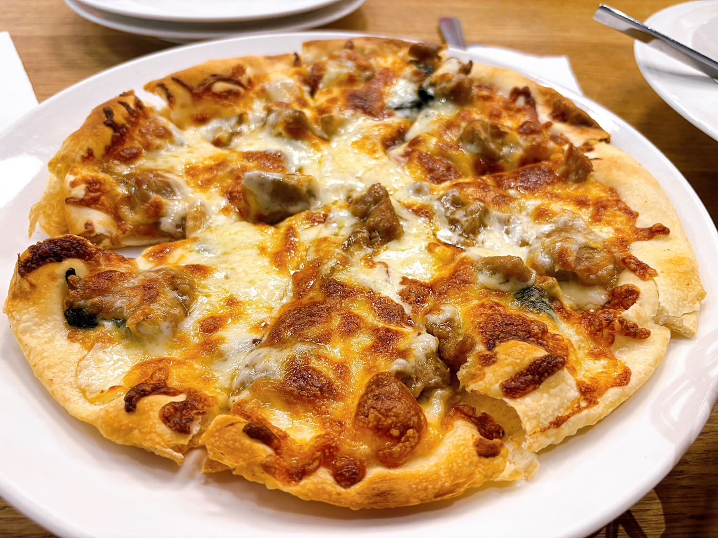 《華山市場美食》Alleycat’s Pizza，窯烤披薩薄脆、義大利麵也推薦(菜單) @神農太太底家