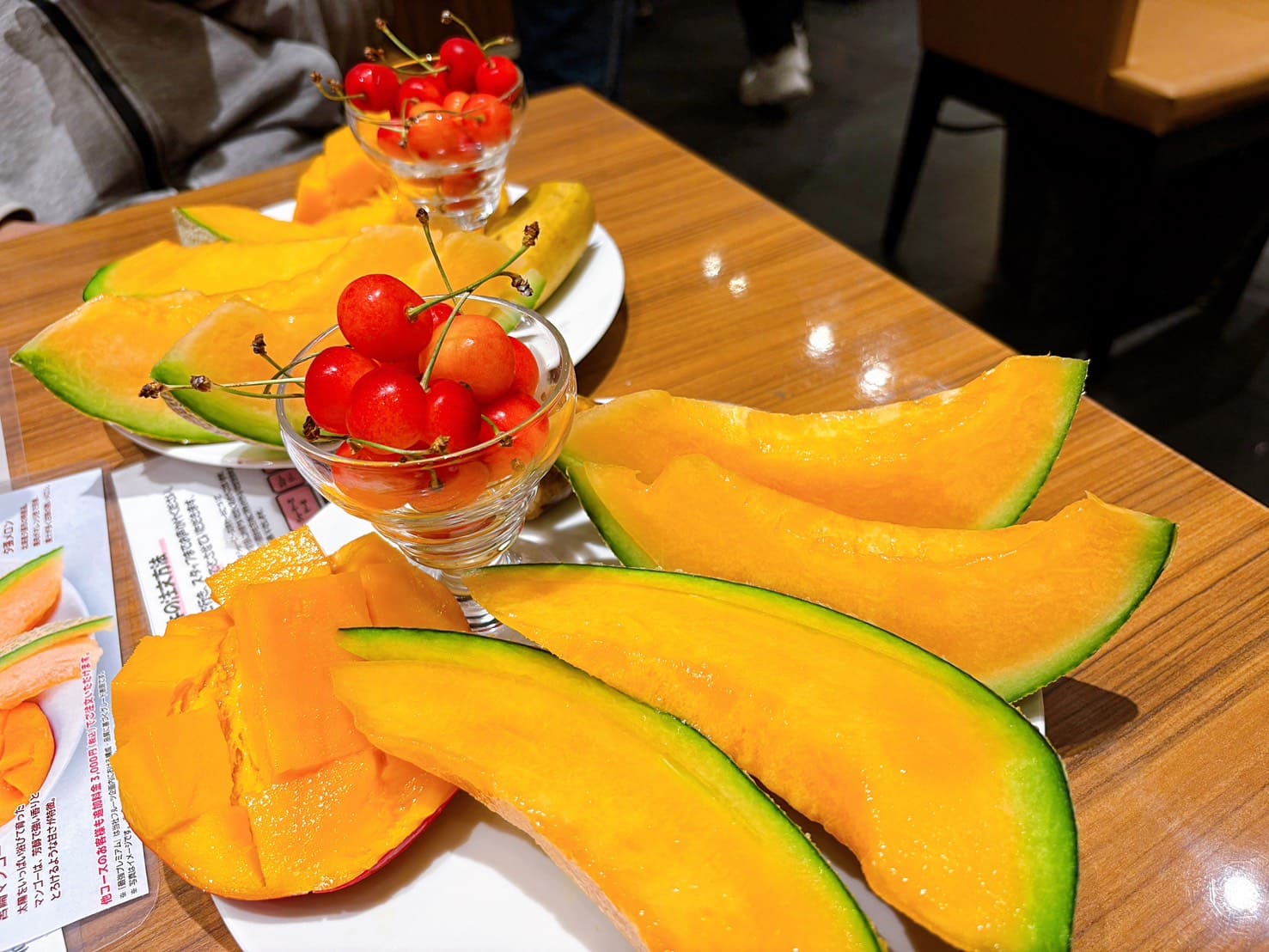 《大阪美食》Sweets Paradise 梅田店，櫻桃哈密瓜芒果等高級水果甜點義大利麵吃到飽(訂位 價目表) @神農太太底家