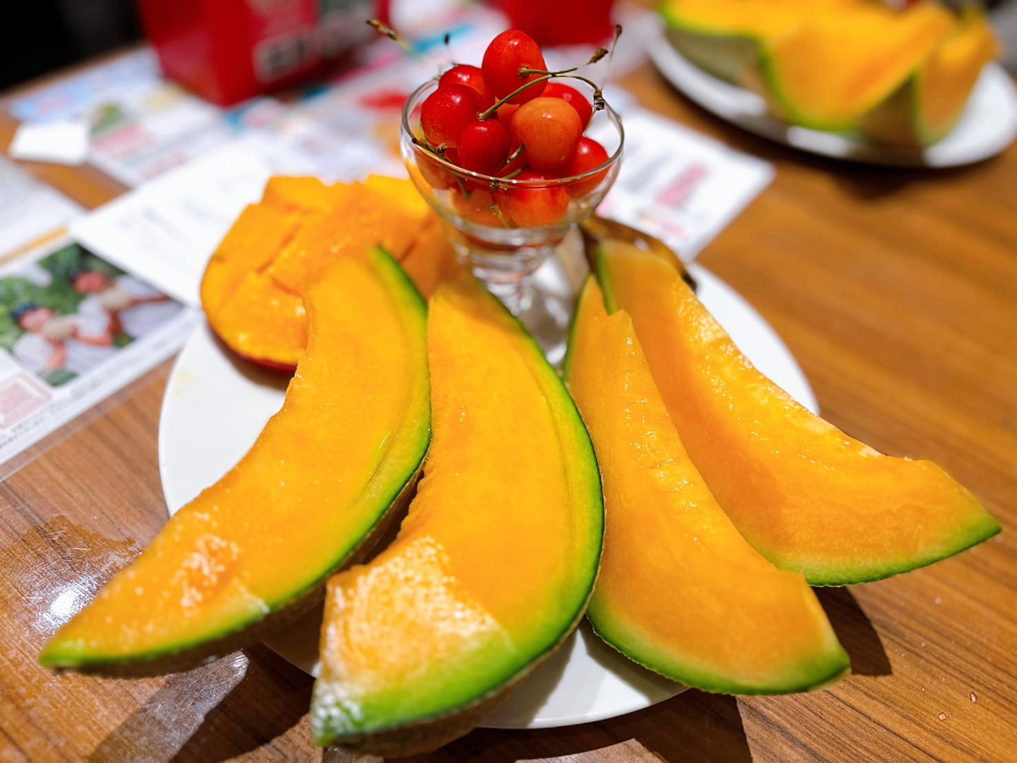 《大阪美食》Sweets Paradise 梅田店，櫻桃哈密瓜芒果等高級水果甜點義大利麵吃到飽(訂位 價目表) @神農太太底家