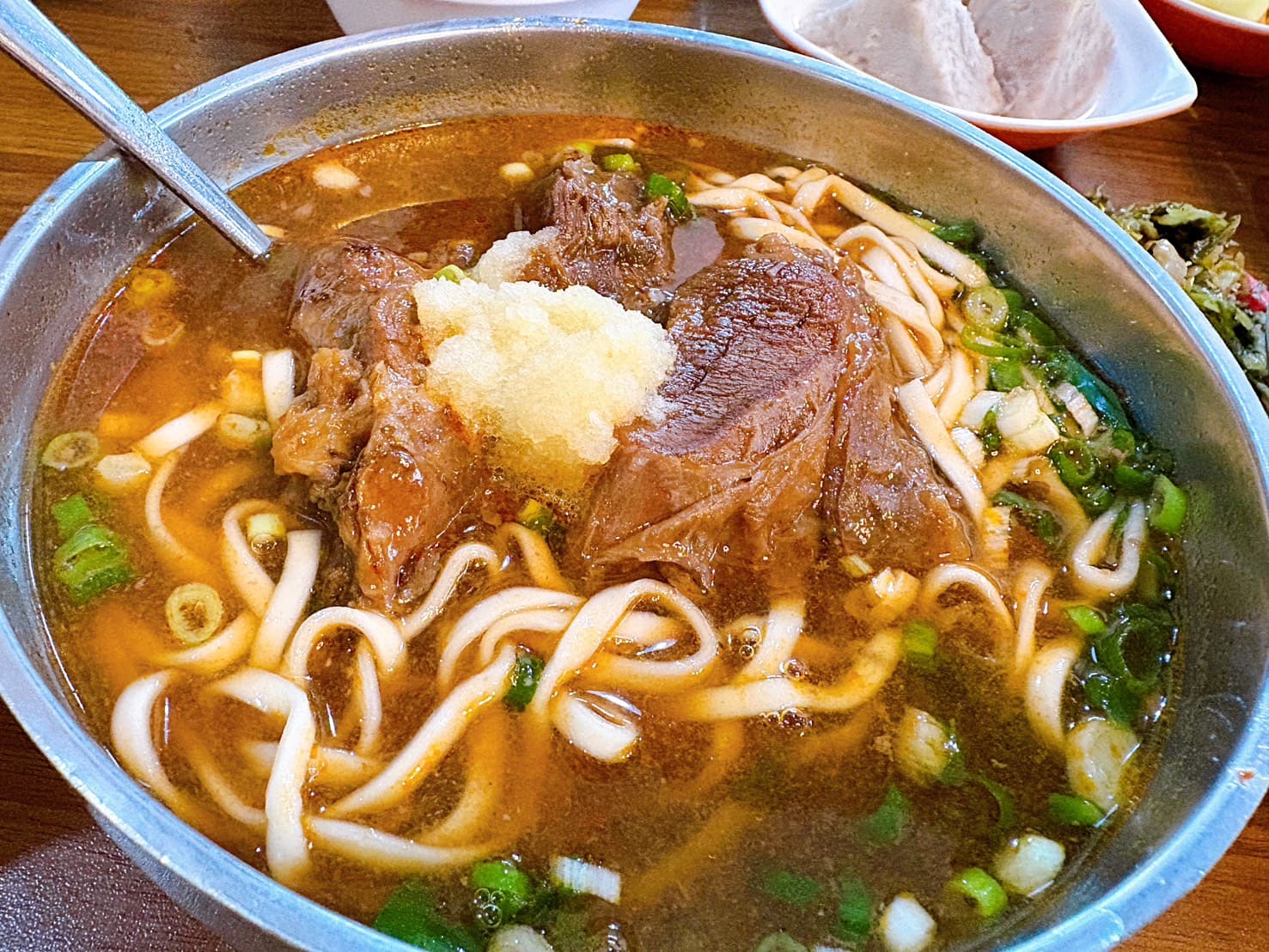 《桃園美食》老皮牛肉麵華亞店，平價麵食100元起居然有豆花豆漿吃到飽(菜單) @神農太太底家