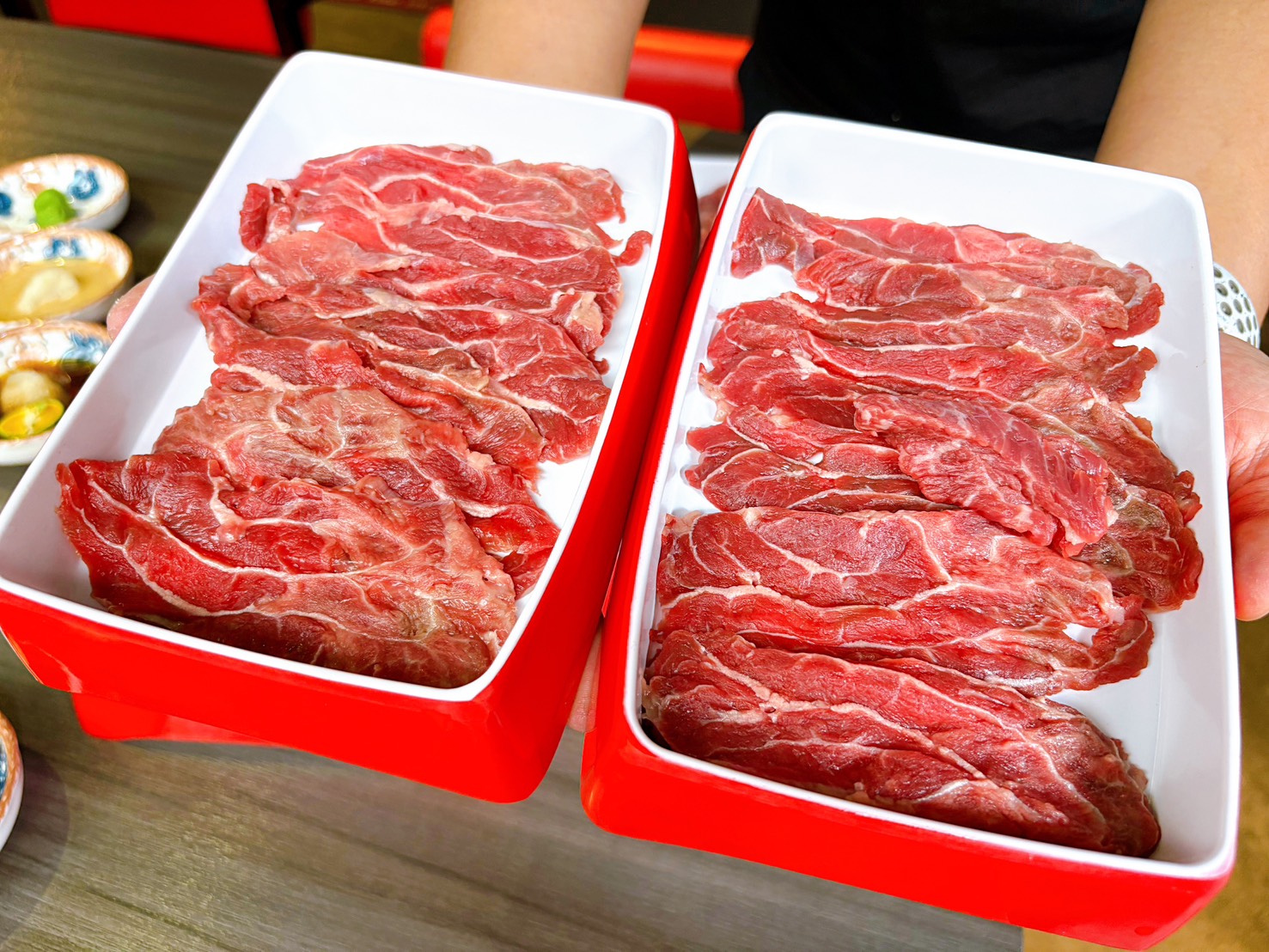 《桃園美食》大漠紅頂級蒙古鍋，溫體肉品質絕佳，單點品質吃到飽(菜單 價錢) @神農太太底家