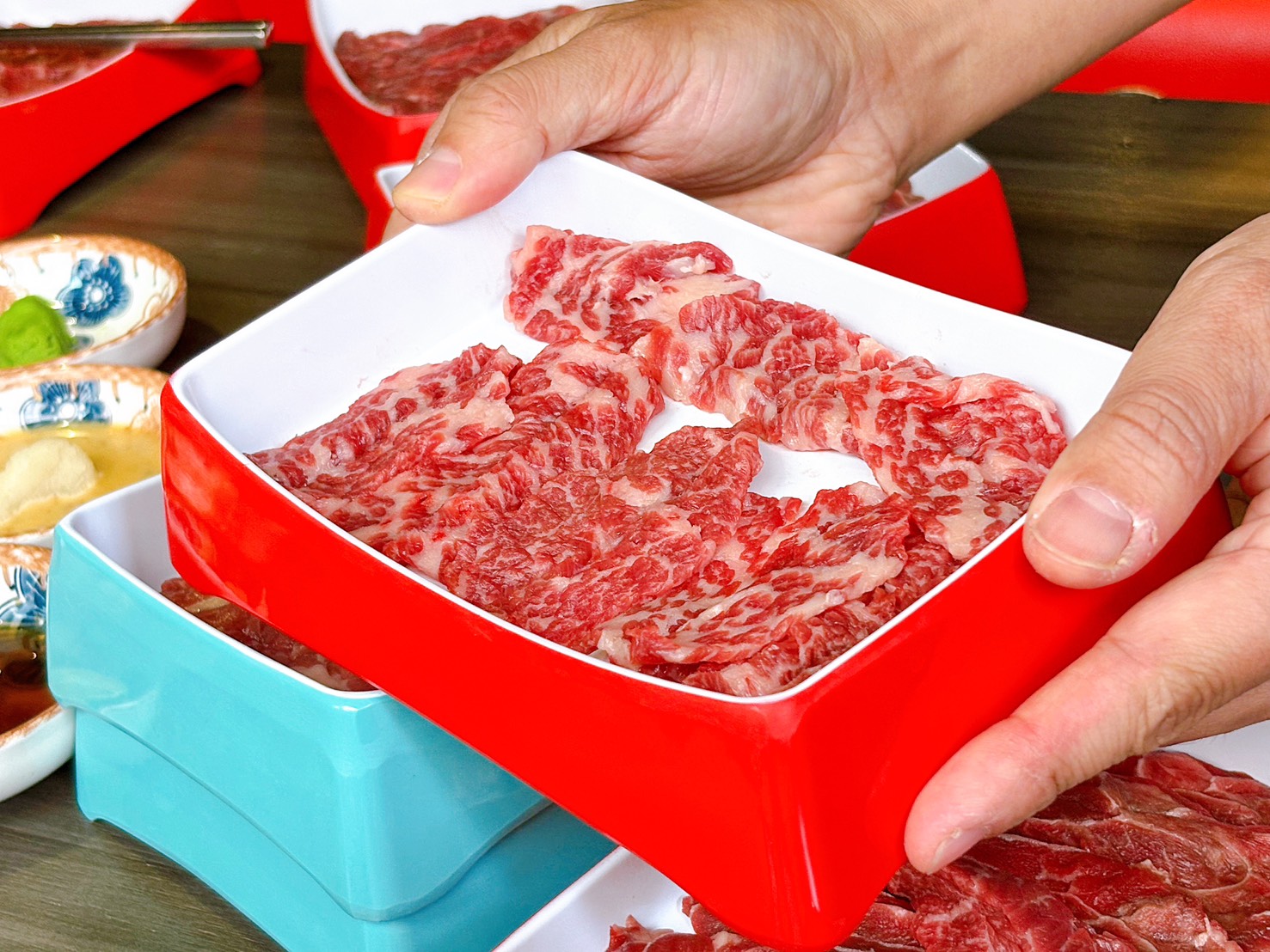 《桃園美食》大漠紅頂級蒙古鍋，溫體肉品質絕佳，單點品質吃到飽(菜單 價錢) @神農太太底家