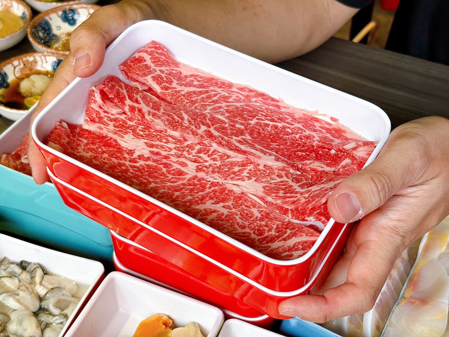 《桃園美食》大漠紅頂級蒙古鍋，溫體肉品質絕佳，單點品質吃到飽(菜單 價錢) @神農太太底家