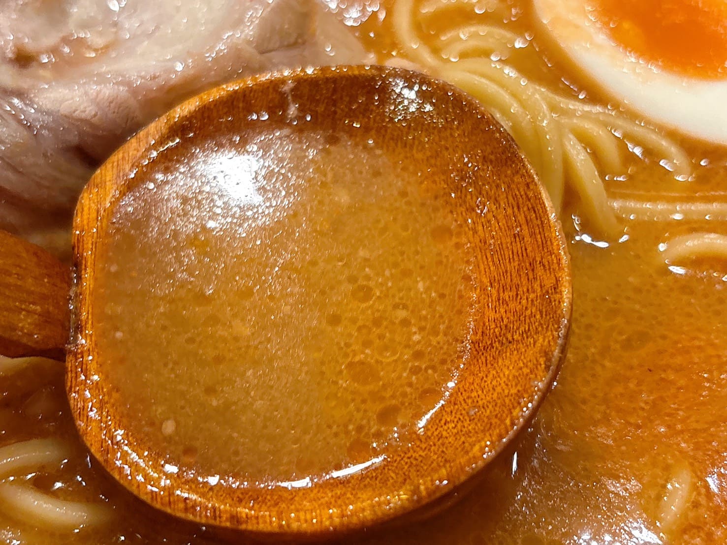 《信義區美食》一幻拉麵台北信義店，北海道人氣拉麵蝦味湯頭超濃郁(菜單) @神農太太底家