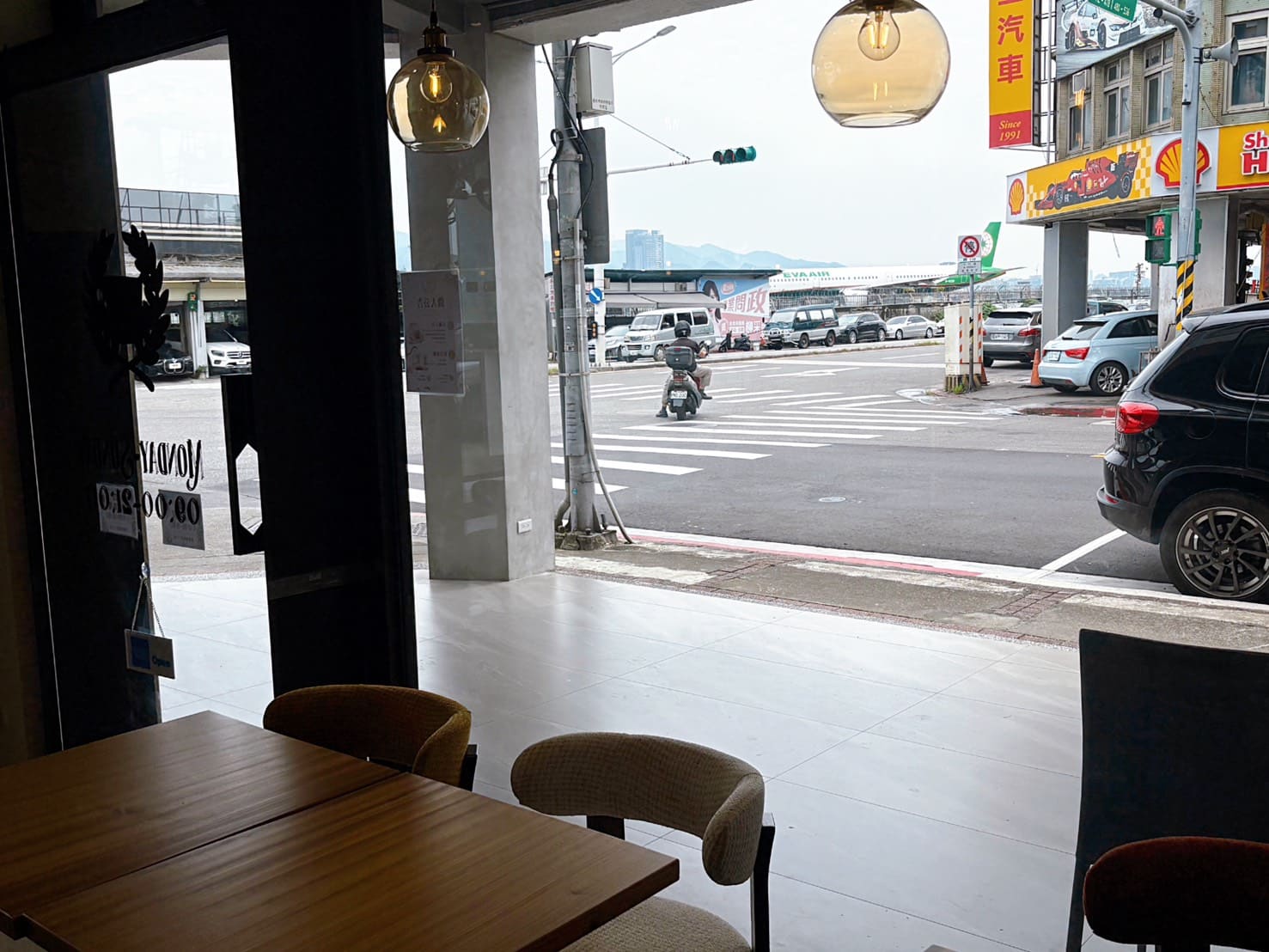 《松山機場美食》波赫士領地精品咖啡館民族店，看飛機絕妙地點，餐點和飲料都無懈可擊(菜單) @神農太太底家
