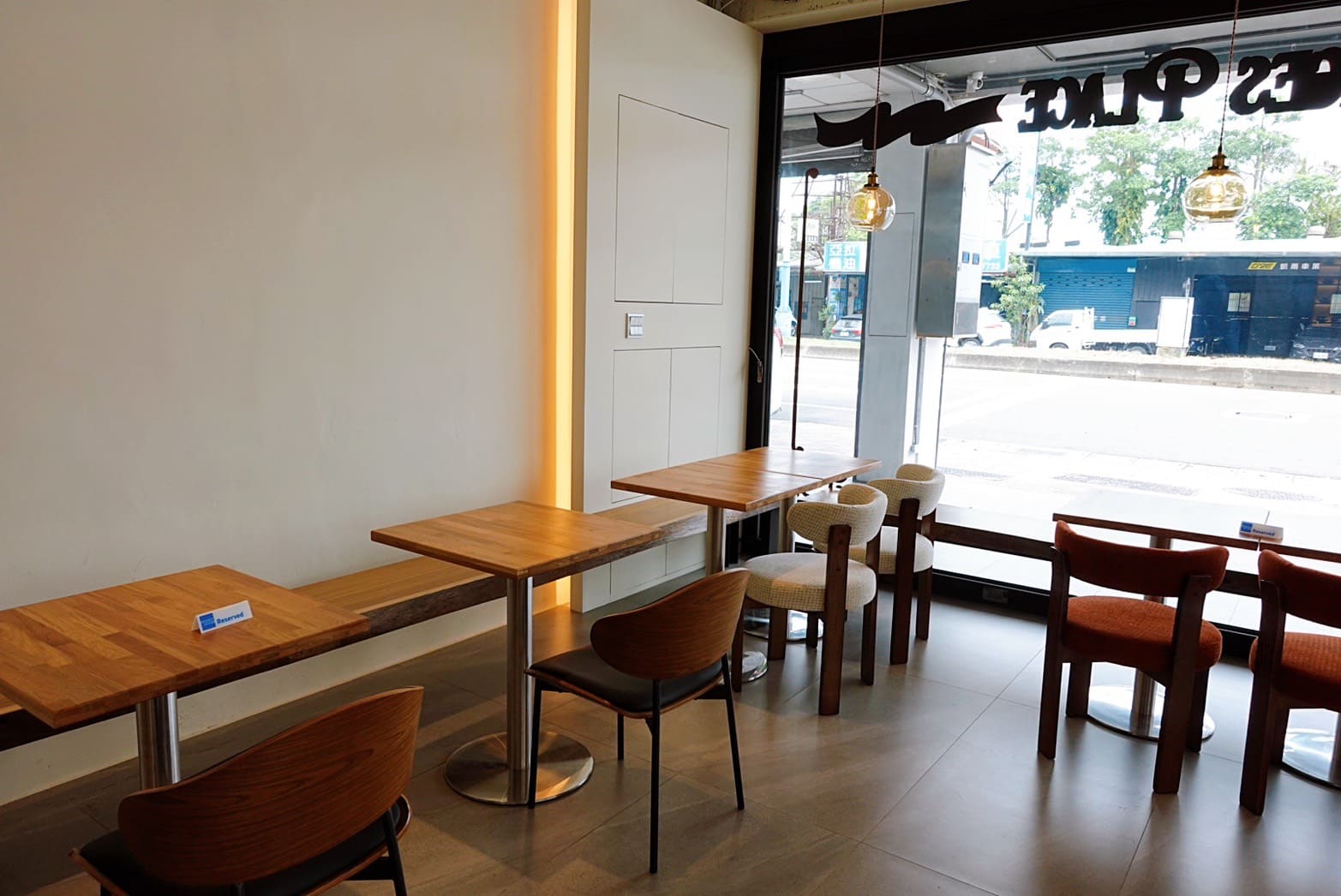 《松山機場美食》波赫士領地精品咖啡館民族店，看飛機絕妙地點，餐點和飲料都無懈可擊(菜單) @神農太太底家