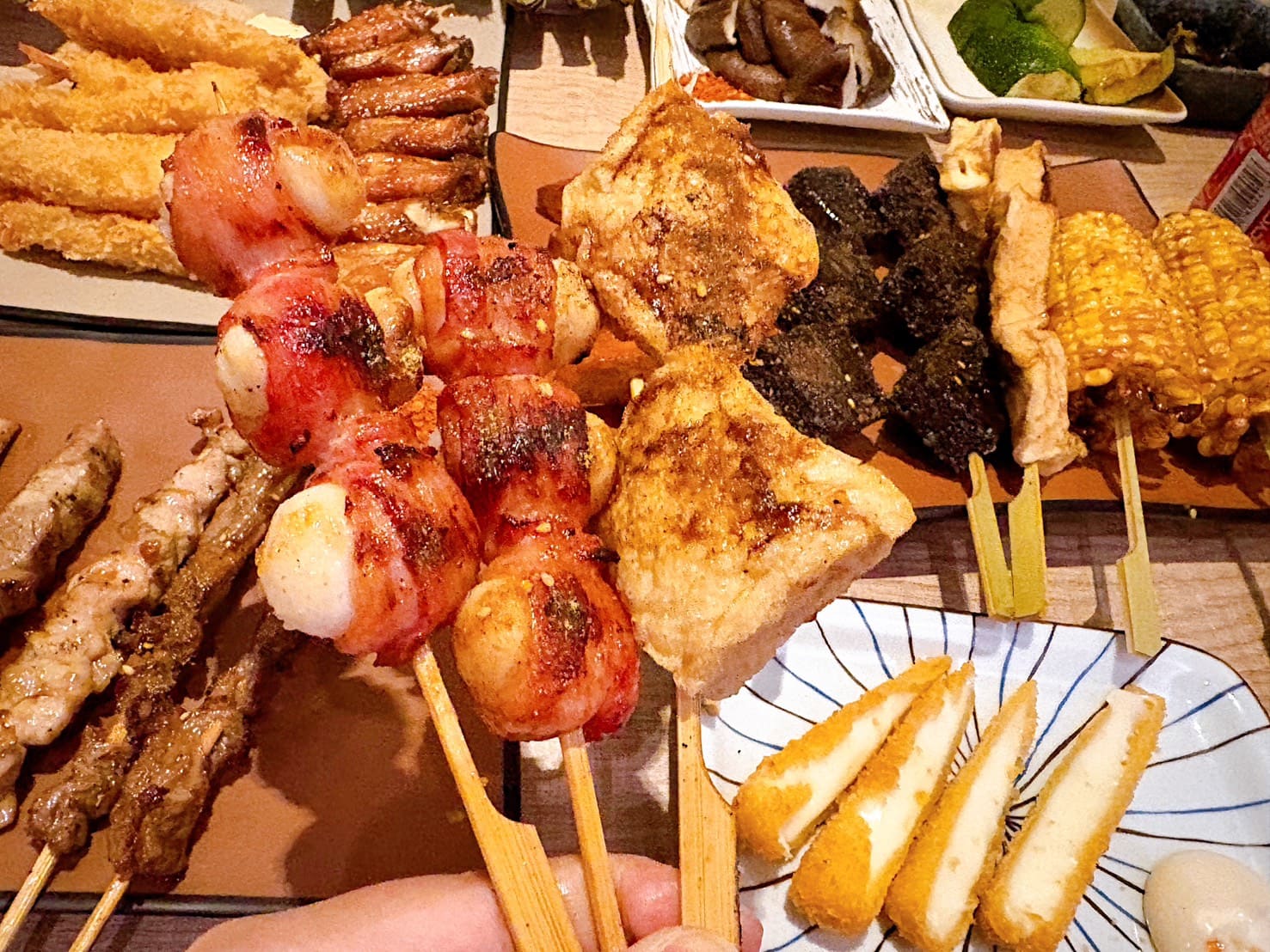 《中山美食》十二燒條通店，699元超猛不限時吃到飽居酒屋（菜單） @神農太太底家
