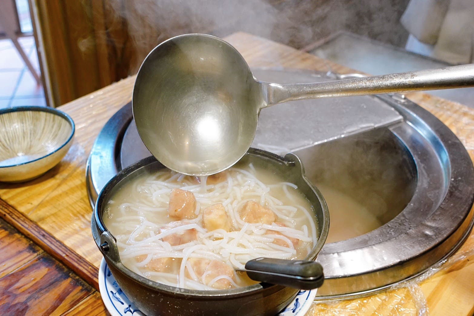 《士林美食》鵝肉川劍潭總店，超人氣熱炒300元芋頭米粉吃到飽（菜單） @神農太太底家