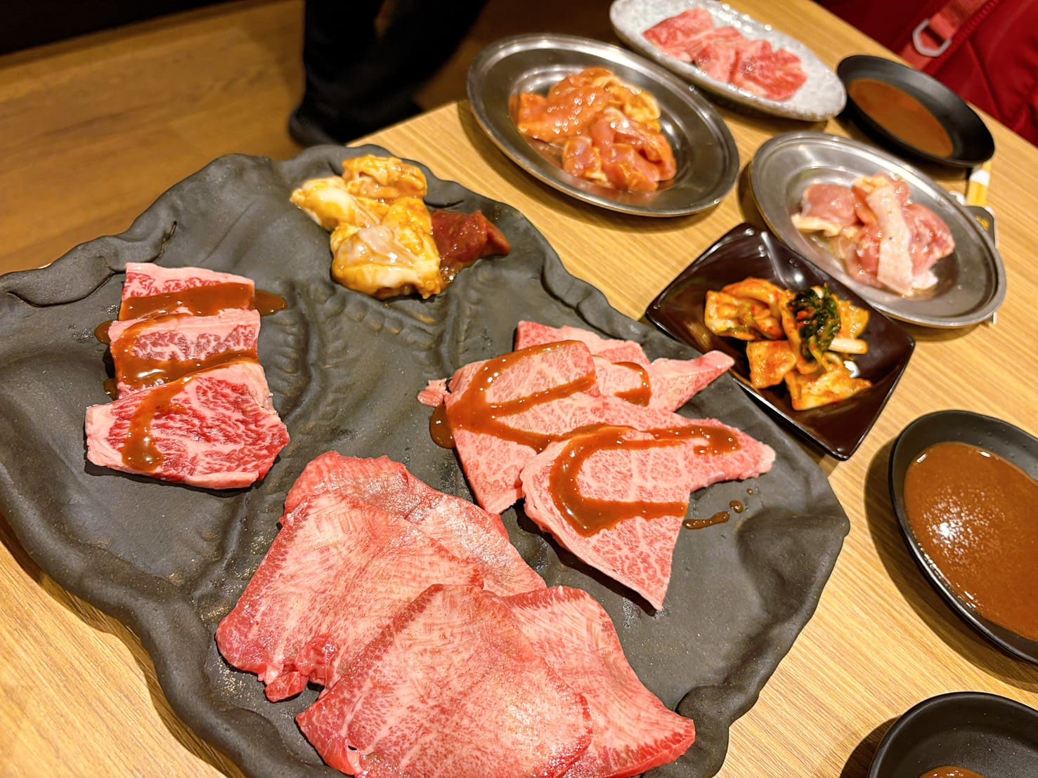 《名古屋美食》松阪牛燒肉一升瓶JR名古屋站，和牛名店可預約(菜單) @神農太太底家