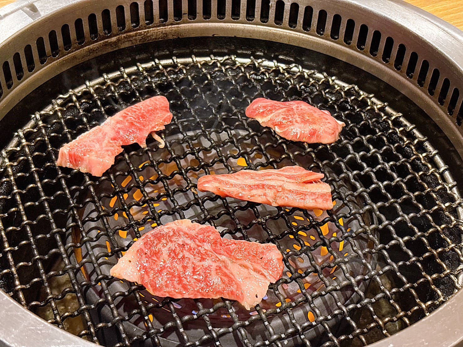 《名古屋美食》松阪牛燒肉一升瓶JR名古屋站，和牛名店可預約(菜單) @神農太太底家