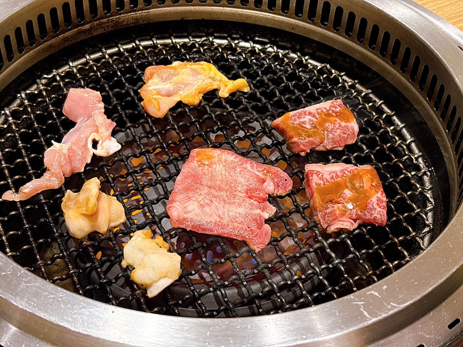 《名古屋美食》松阪牛燒肉一升瓶JR名古屋站，和牛名店可預約(菜單) @神農太太底家