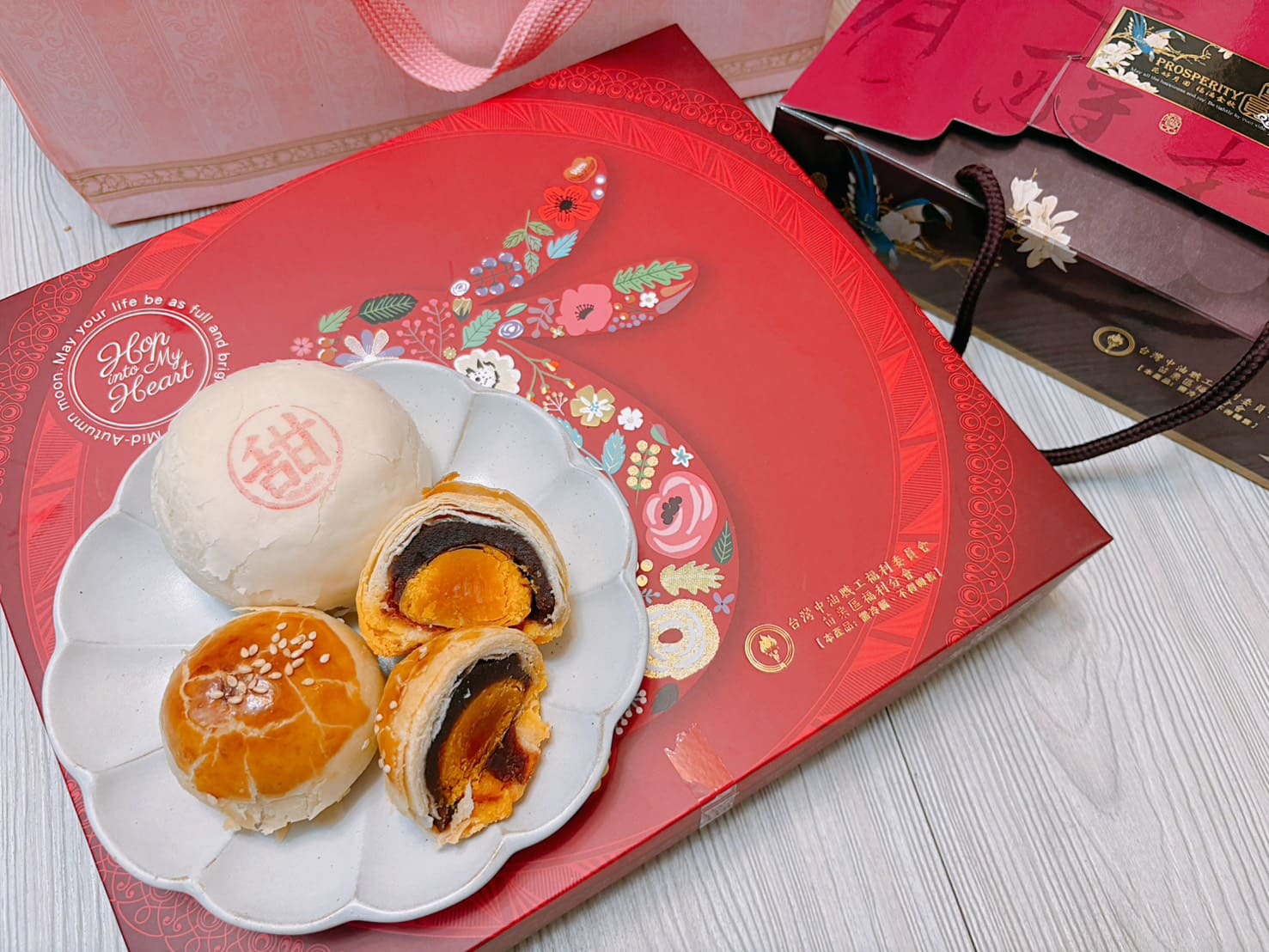 《苗栗美食》中油福利社蛋黃酥綠豆椪，隱藏版美味月餅(2026價目表) @神農太太底家
