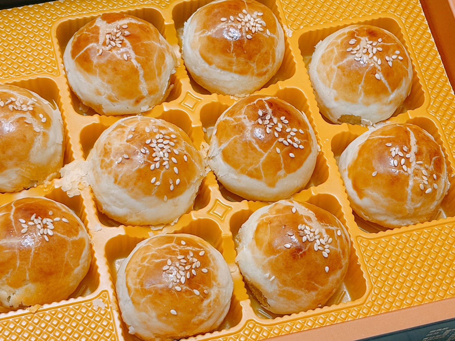 《苗栗美食》中油福利社蛋黃酥綠豆椪，隱藏版美味月餅(2026價目表) @神農太太底家