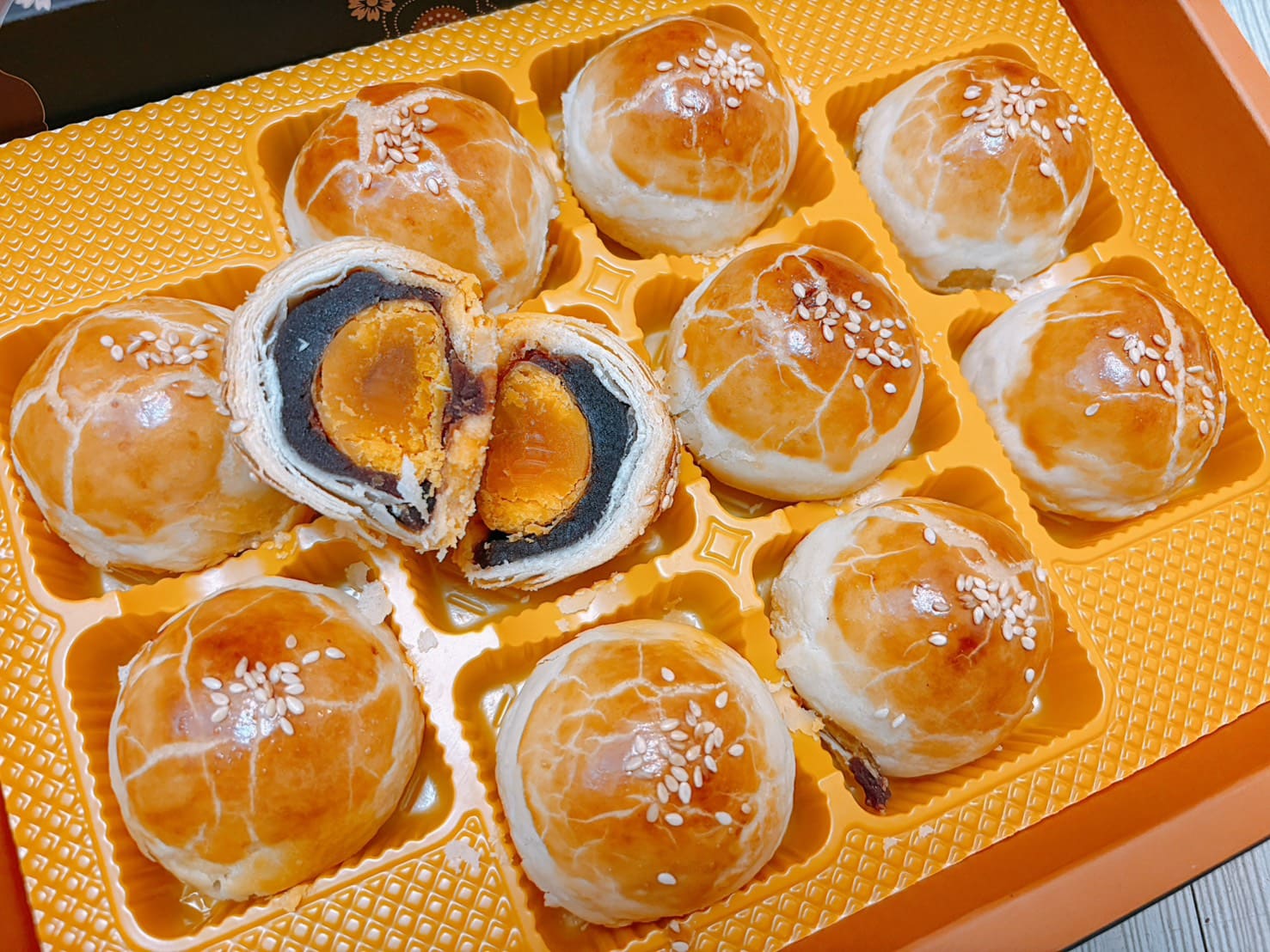 《苗栗美食》中油福利社蛋黃酥綠豆椪，隱藏版美味月餅(2026價目表) @神農太太底家