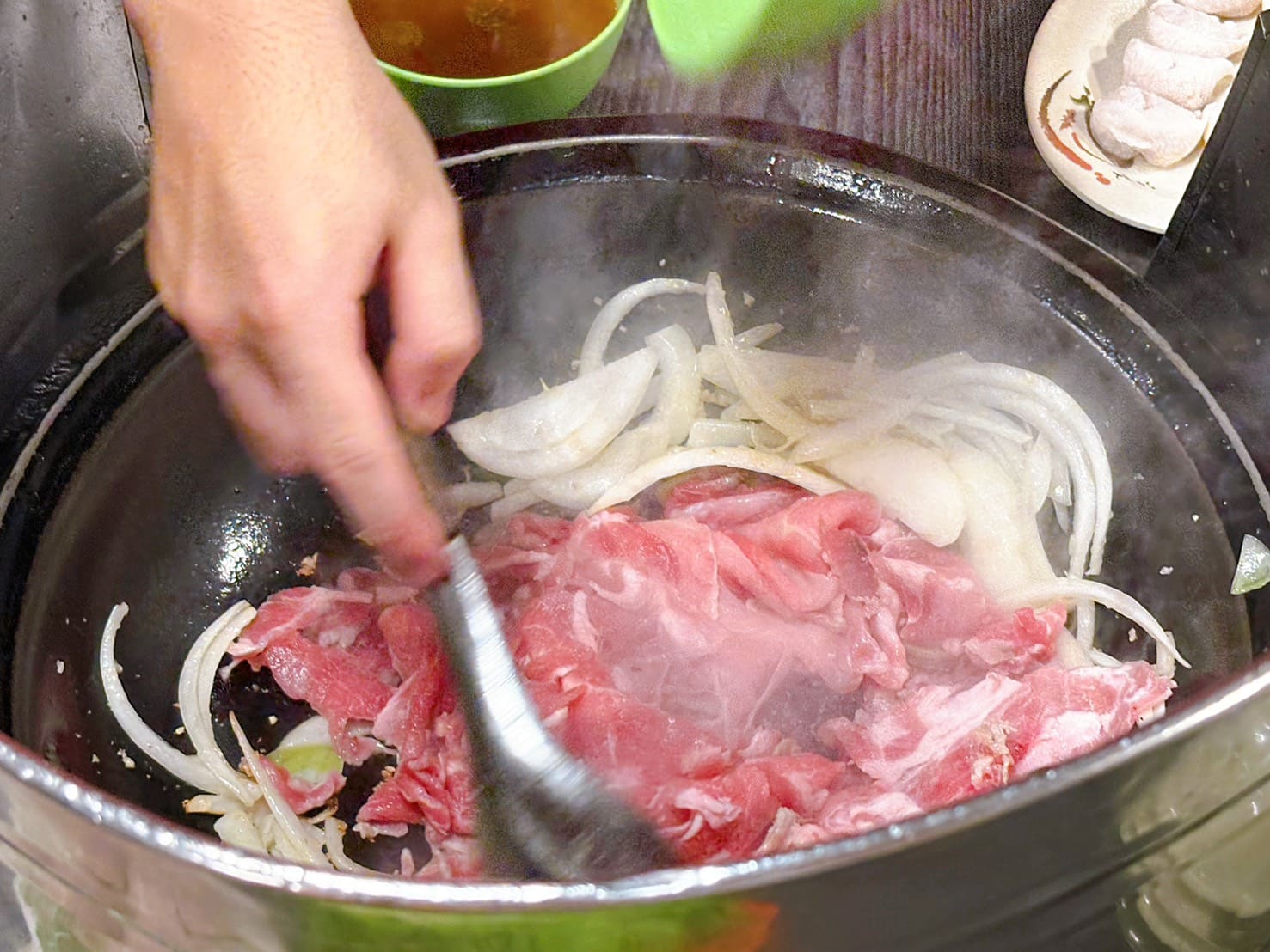 《基隆美食》義美火鍋，北台灣最強石頭鍋湯頭鮮甜(價目表) @神農太太底家