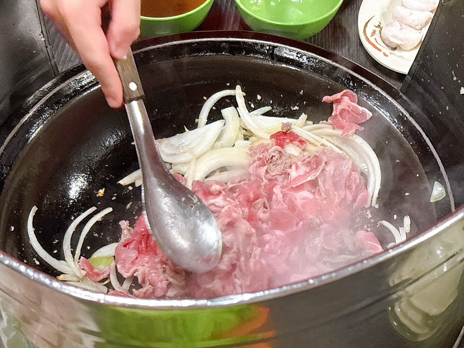 《基隆美食》義美火鍋，北台灣最強石頭鍋湯頭鮮甜(價目表) @神農太太底家
