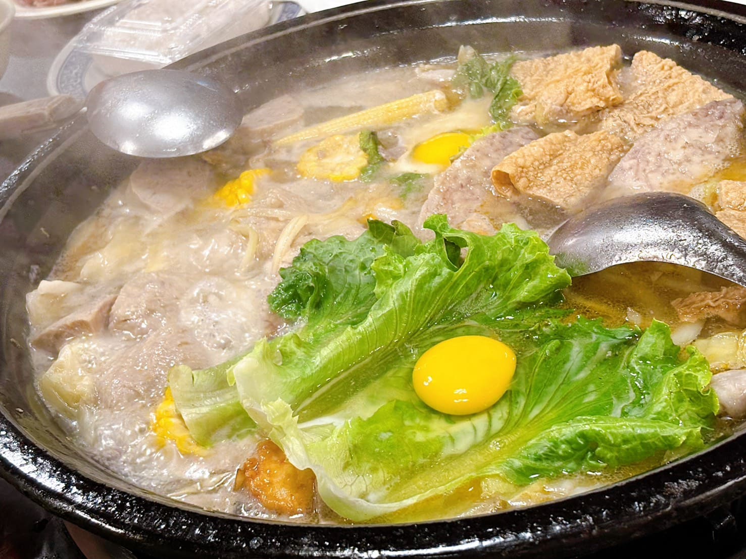 《基隆美食》義美火鍋，北台灣最強石頭鍋湯頭鮮甜(價目表) @神農太太底家